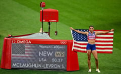 Sydney tops 400m in record fashion